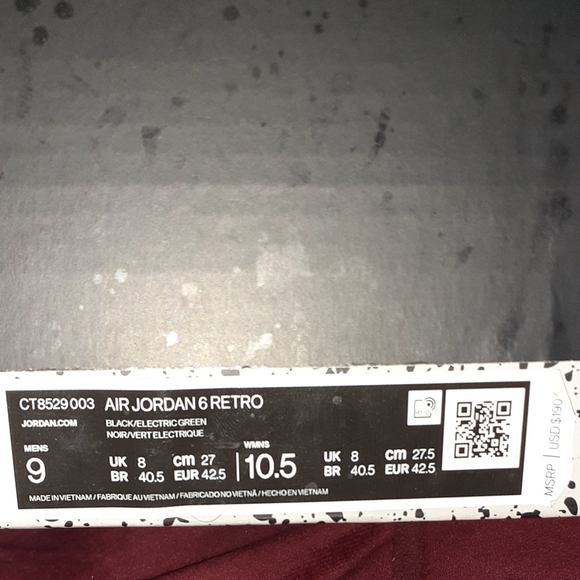 Air Jordan 6 Retro | 9 | Black, Electric Green - Picture 8 of 10